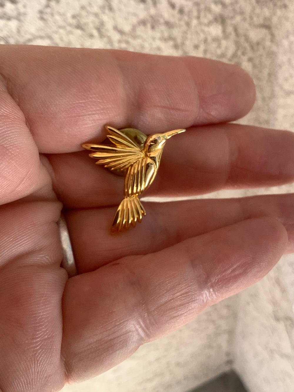 Gold tone Hummingbird Bird Lapel pin